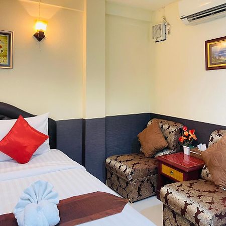 Baik Suite Bangkok Exteriör bild