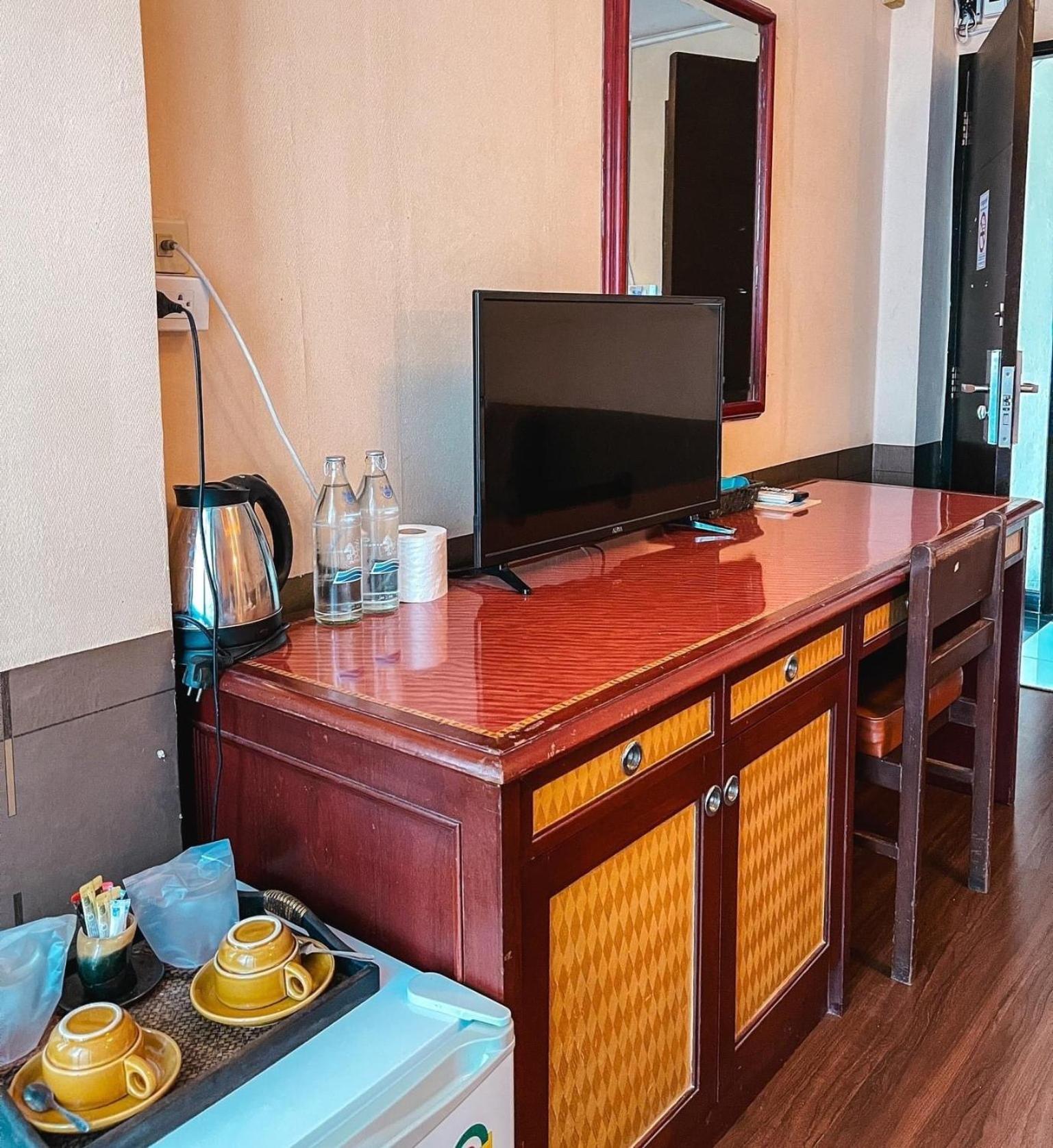 Baik Suite Bangkok Exteriör bild
