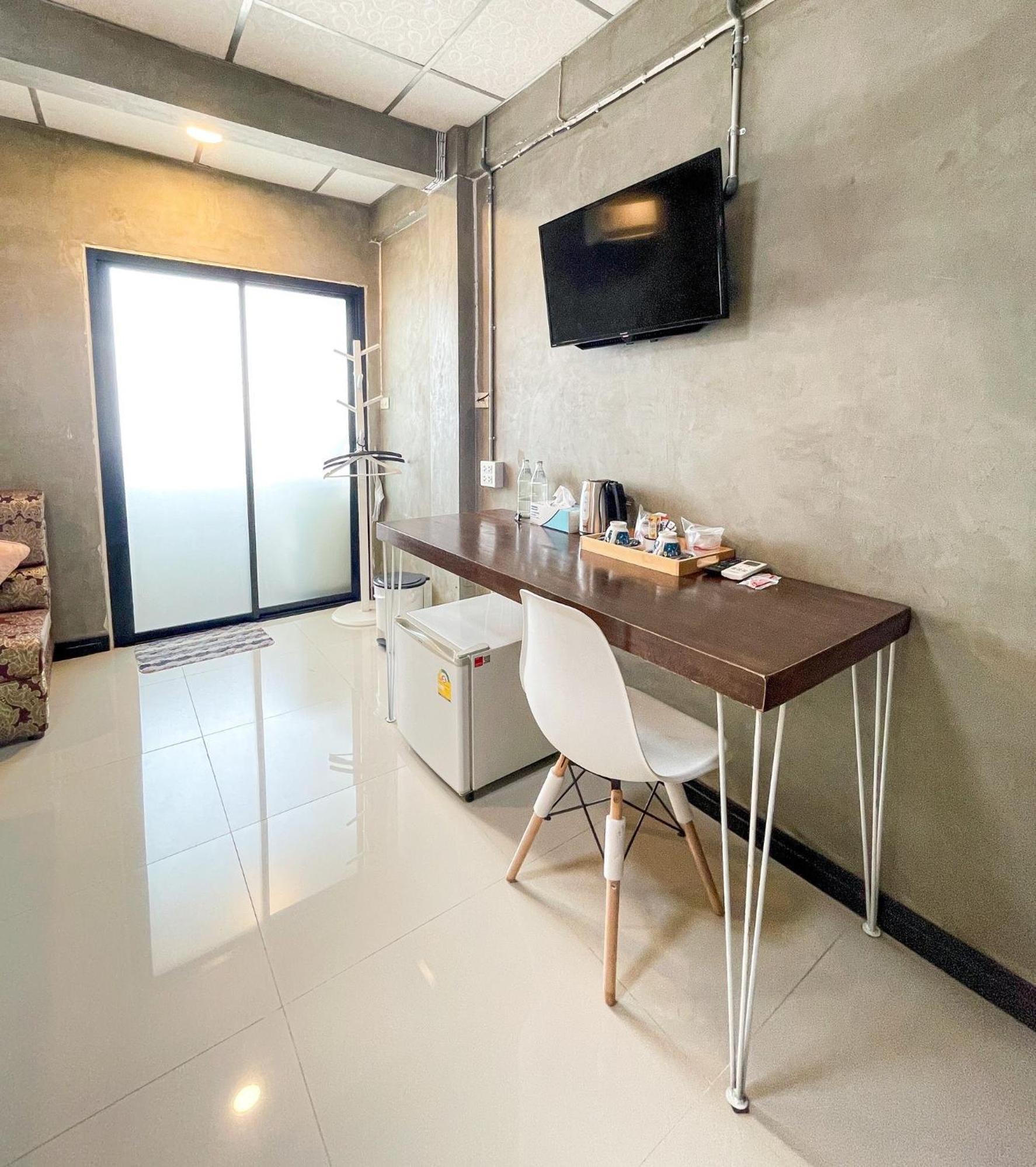 Baik Suite Bangkok Exteriör bild